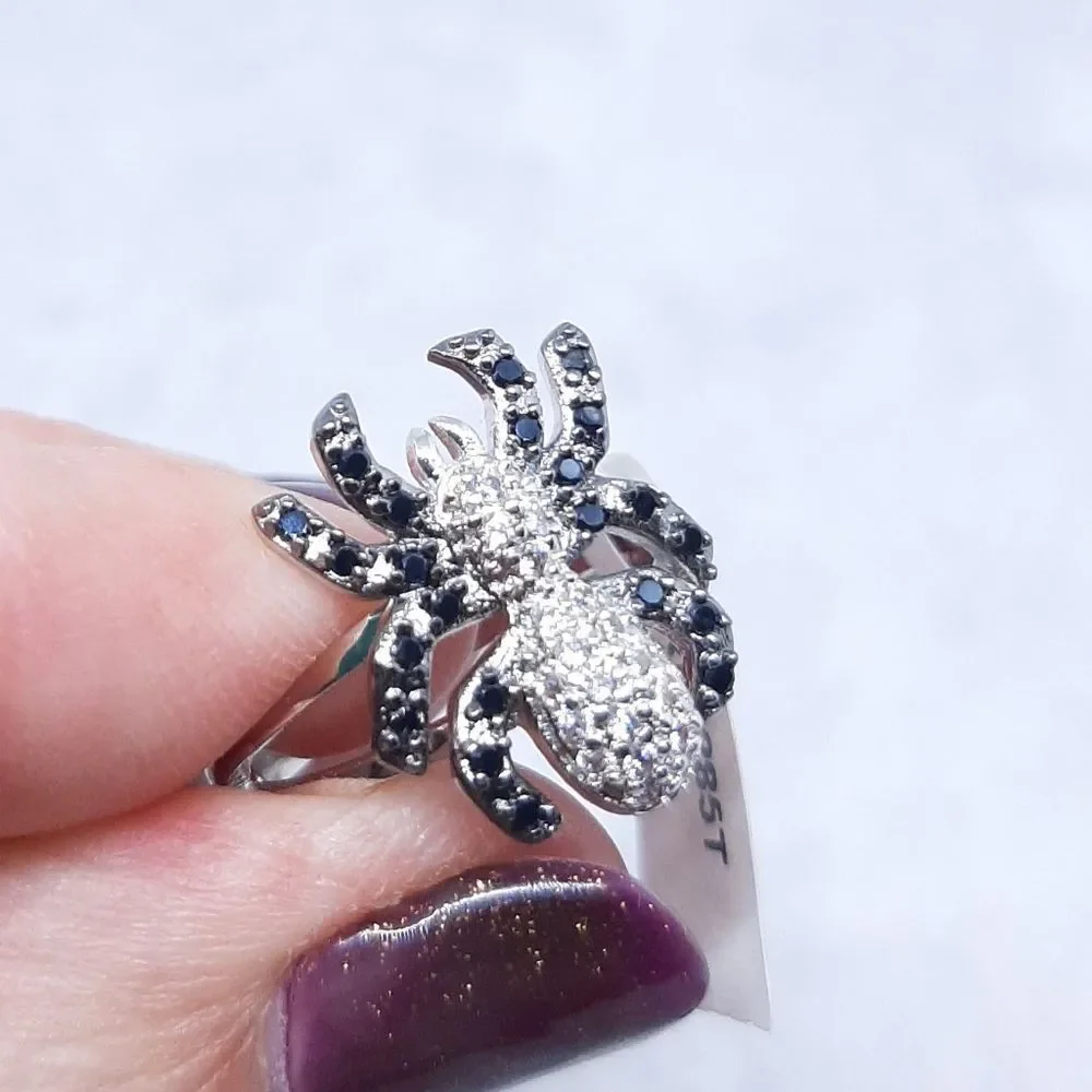 Glamorous Black and Silver Spider Ring - Picture 5 of 7